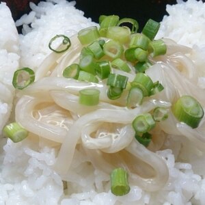 イカそうめんマヨ醤油和え丼